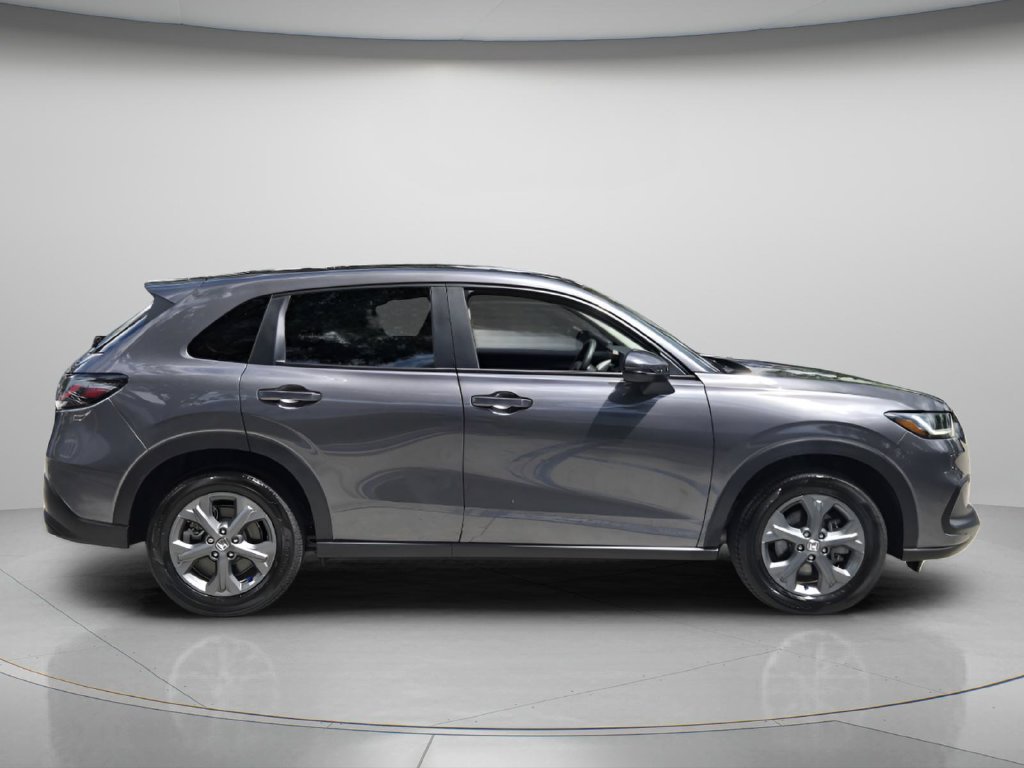 Certified 2027 Honda HR-V LX image 3