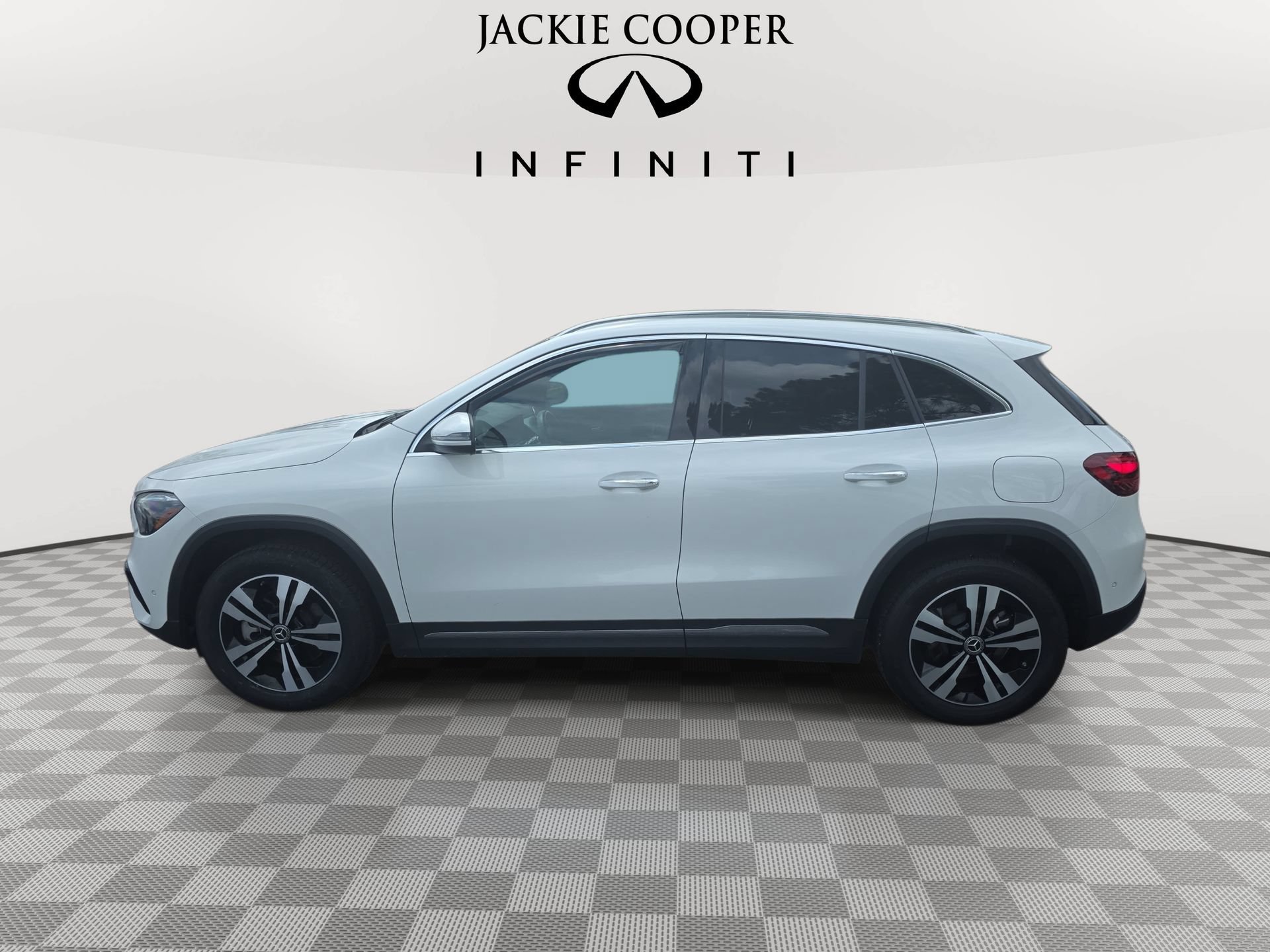 Used 2025 Mercedes-Benz GLA 250 image 8