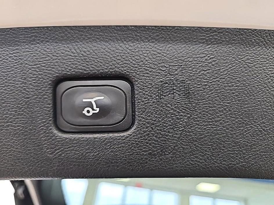 Used 2022 Ford Edge SEL w/ Convenience Package image 29