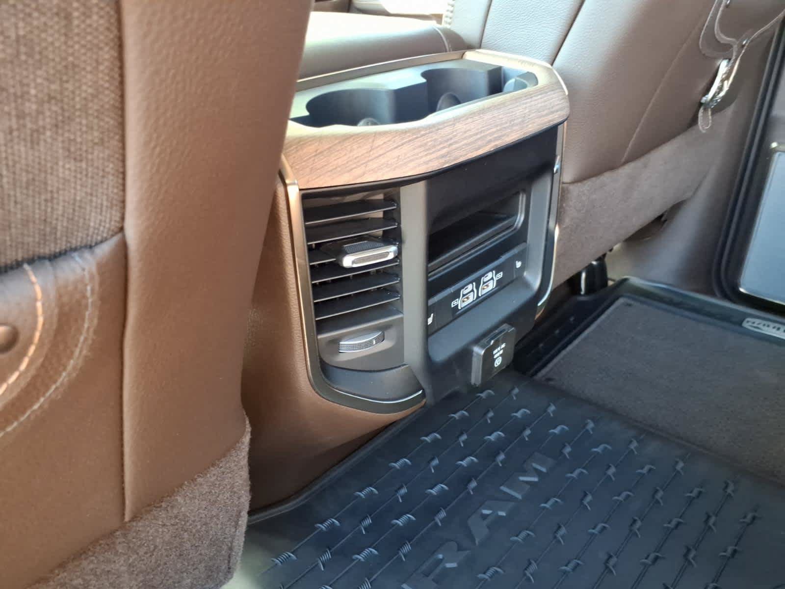 Used 2025 RAM 2500 Limited AWD/4WD image 20