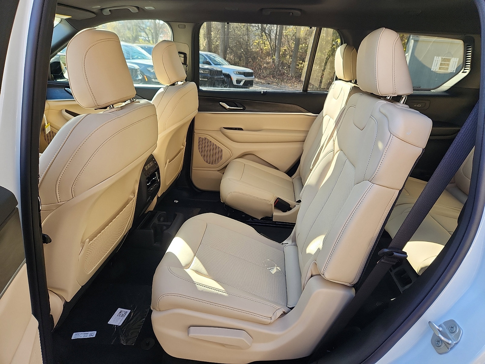 New 2025 Jeep Grand Cherokee L Limited w/ Luxury Tech Group II image 7