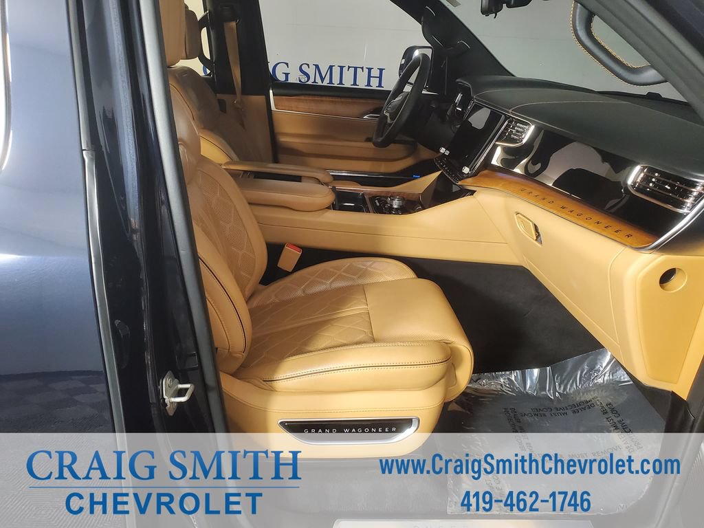 Used 2023 Jeep Grand Wagoneer Series III AWD/4WD image 14