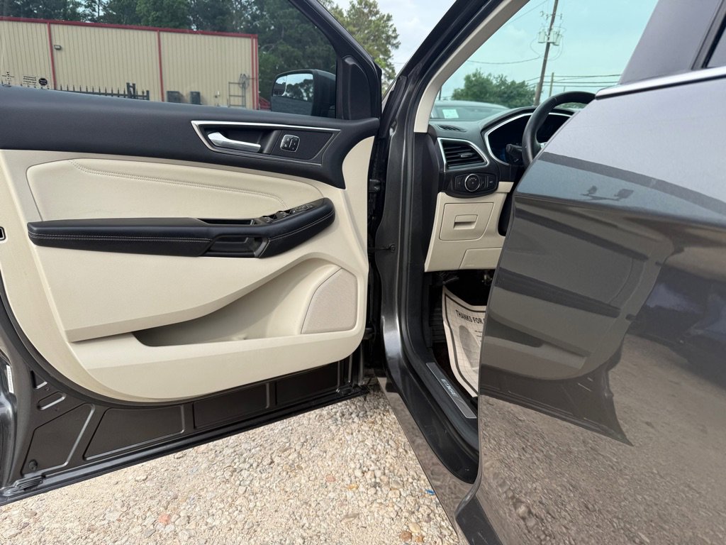 Used 2016 Ford Edge Titanium image 10