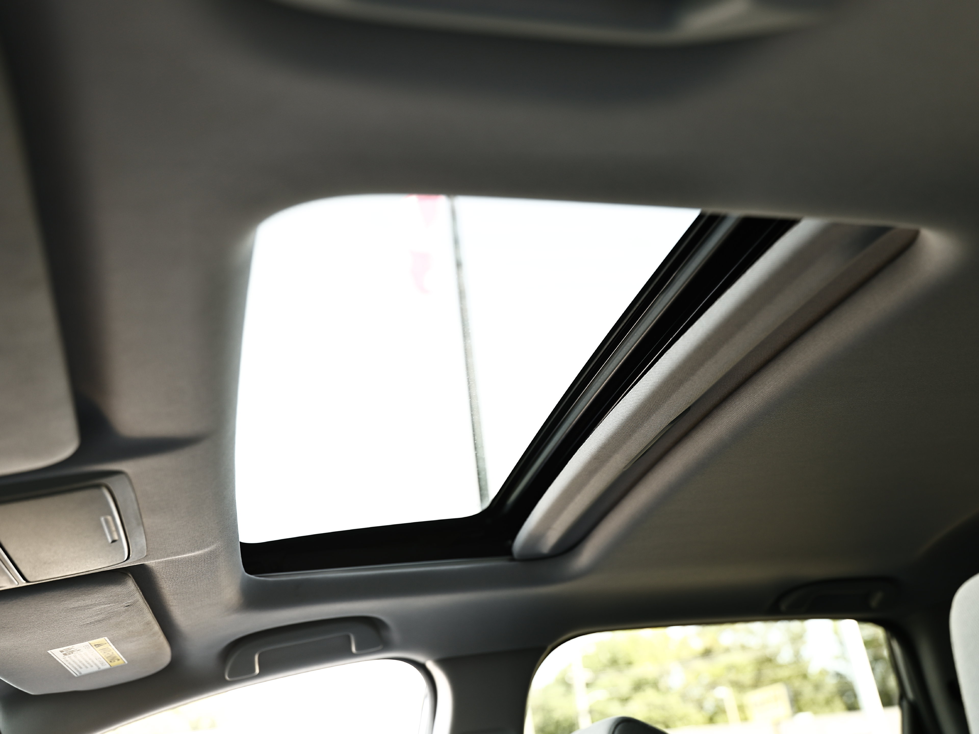 Used 2018 Honda CR-V EX image 16