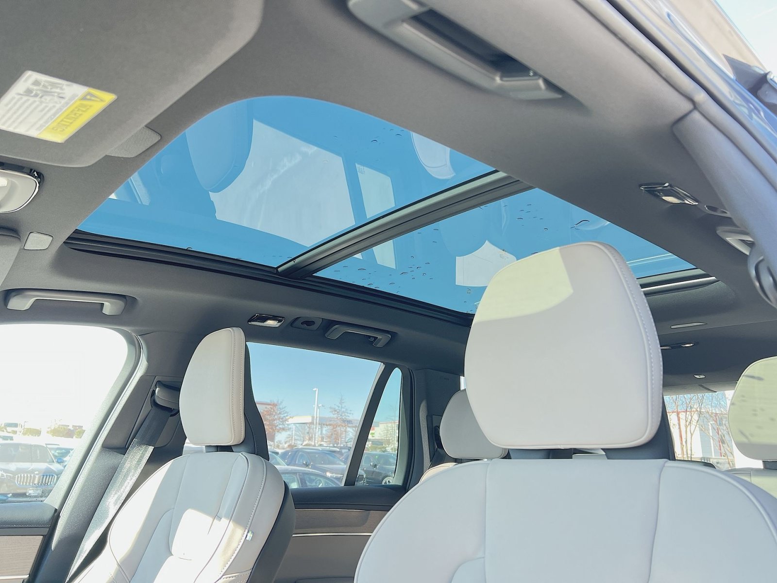 New 2026 Volvo XC90 B6 Plus w/ Protection Package Premier AWD/4WD image 32