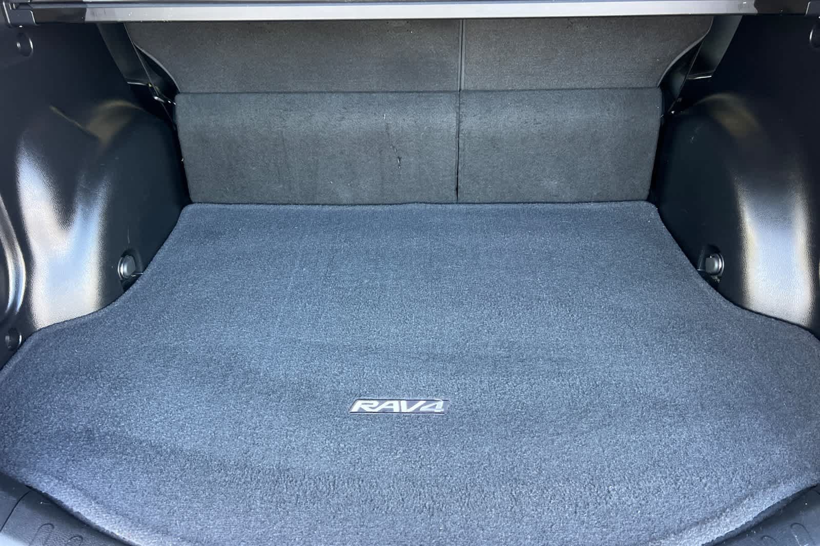 Used 2014 Toyota RAV4 XLE FWD image 15