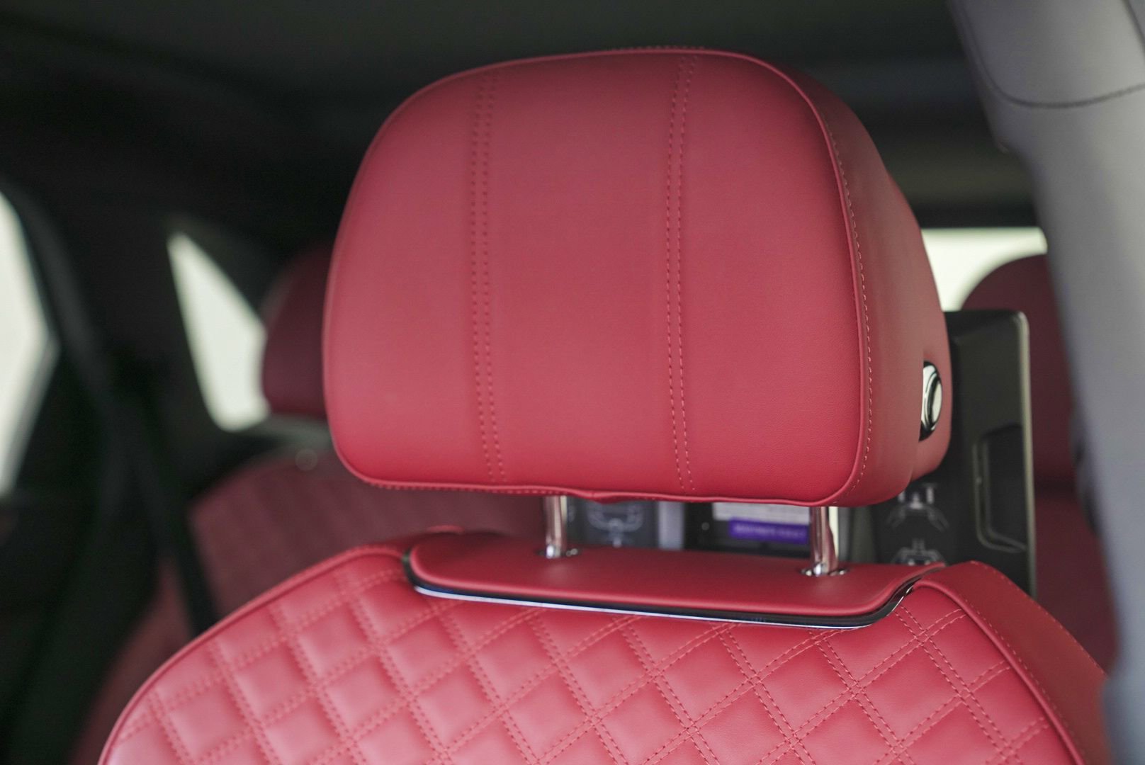 Used 2022 Bentley Bentayga image 6