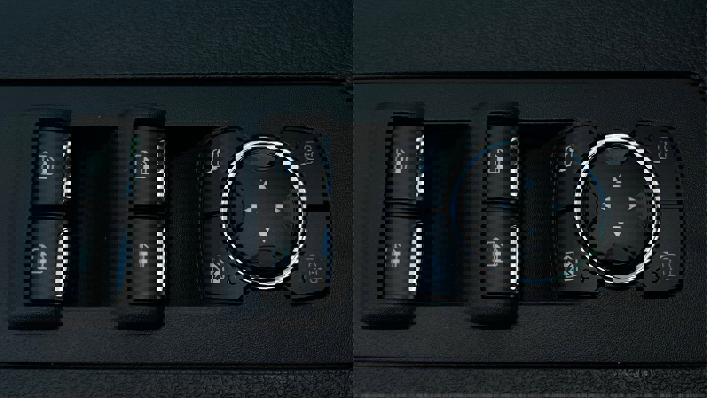 Used 2016 Ford F150 Platinum w/ Equipment Group 701A Luxury AWD/4WD image 35