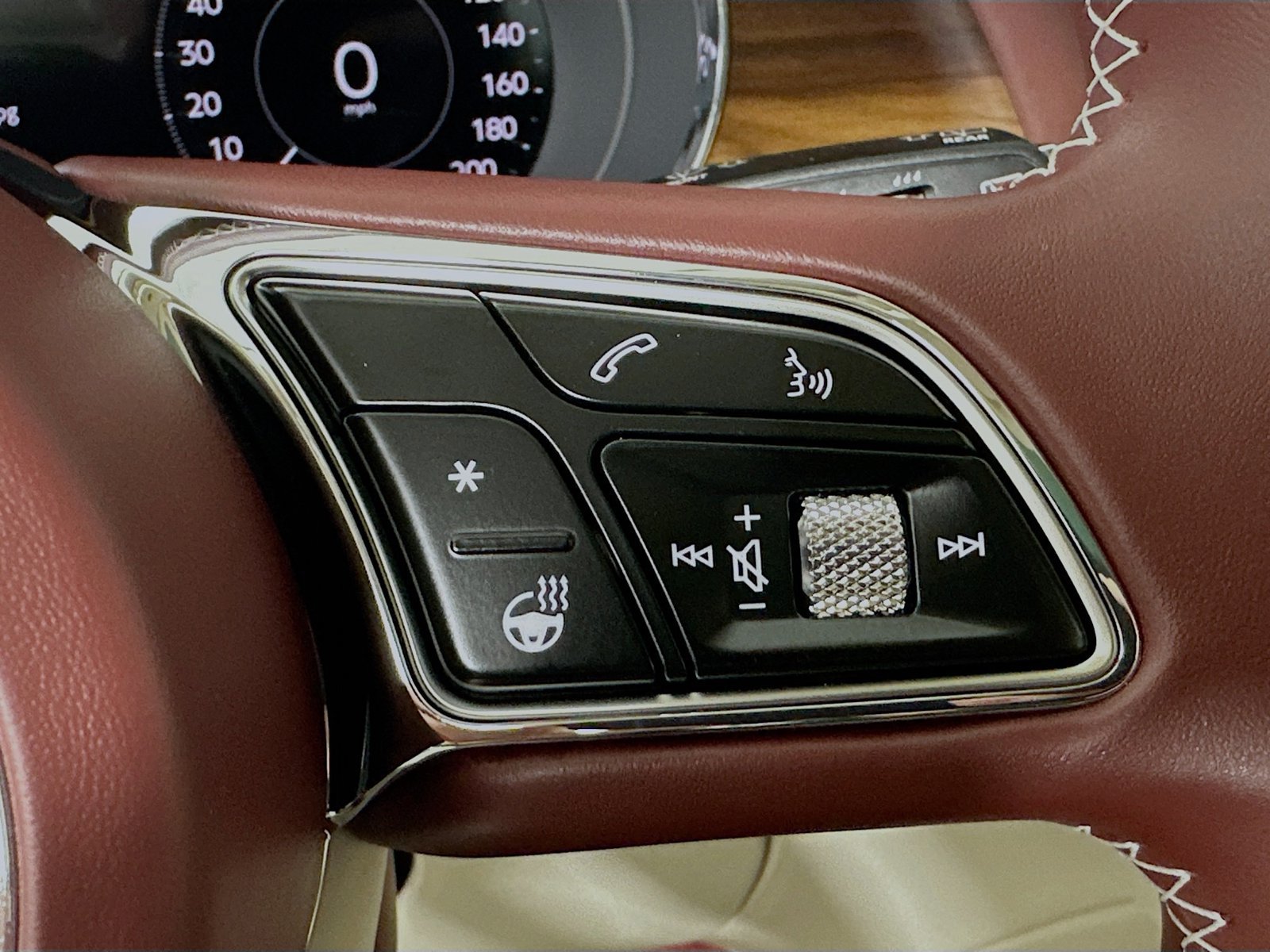 New 2026 Bentley Bentayga AWD/4WD image 21
