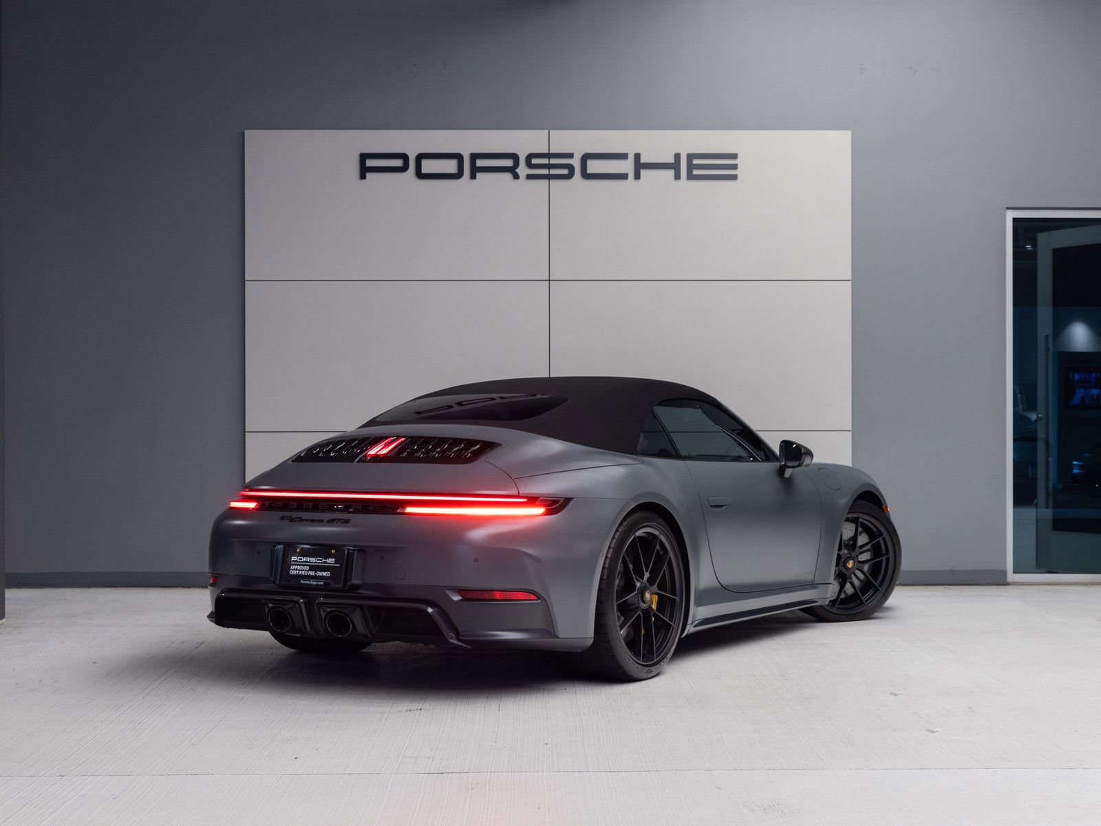 Used 2025 Porsche 911 Carrera GTS image 7