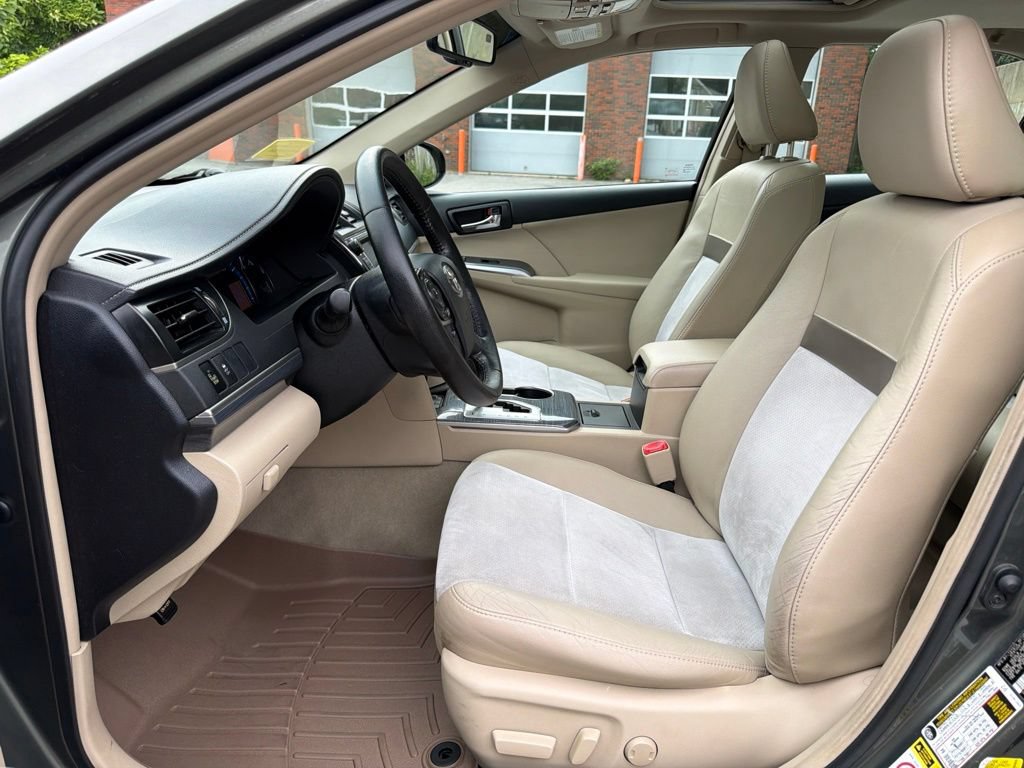 Used 2012 Toyota Camry XLE w/ Leather Pkg FWD image 14