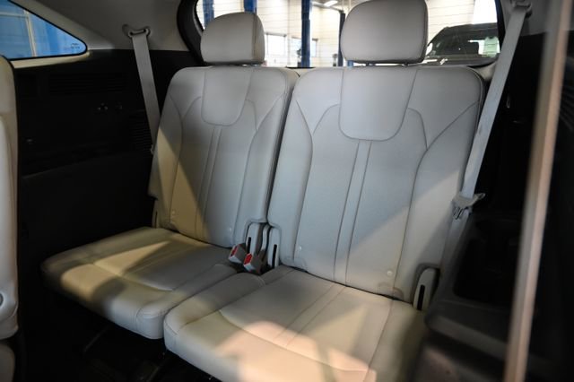 Used 2023 Kia Sorento SX image 12