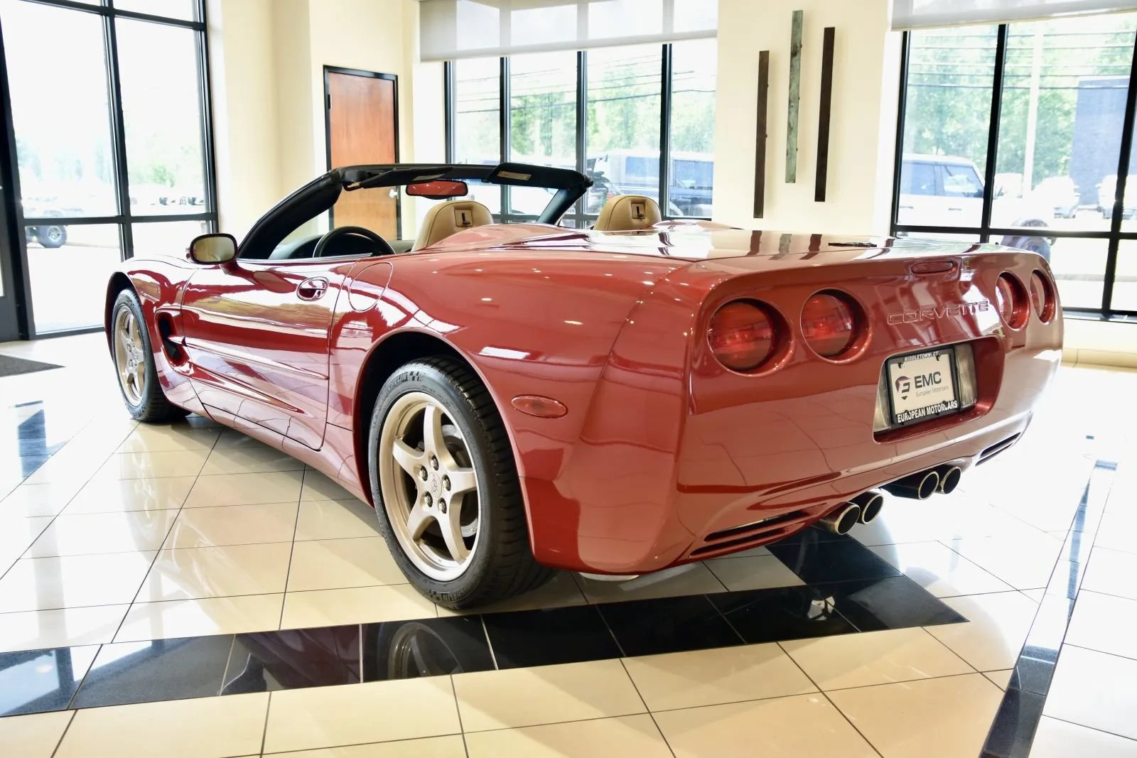 Used 2004 Chevrolet Corvette Convertible w/ Preferred Equipment Group RWD image 9