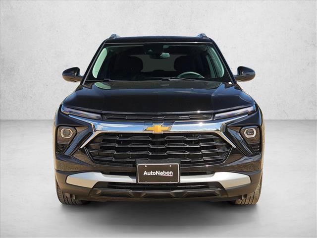 Used 2025 Chevrolet TrailBlazer LT FWD image 2