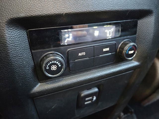 Used 2023 Chevrolet Traverse LT image 28