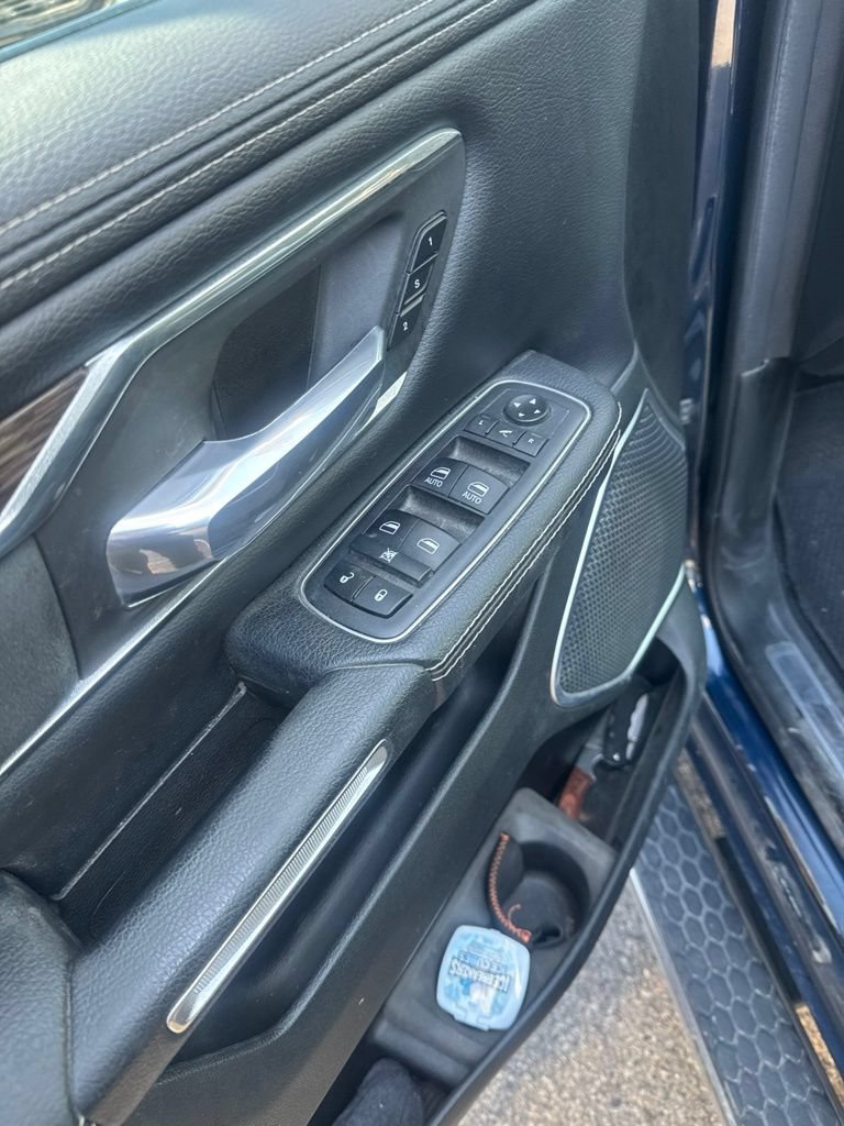 Used 2019 RAM 1500 Laramie AWD/4WD image 12