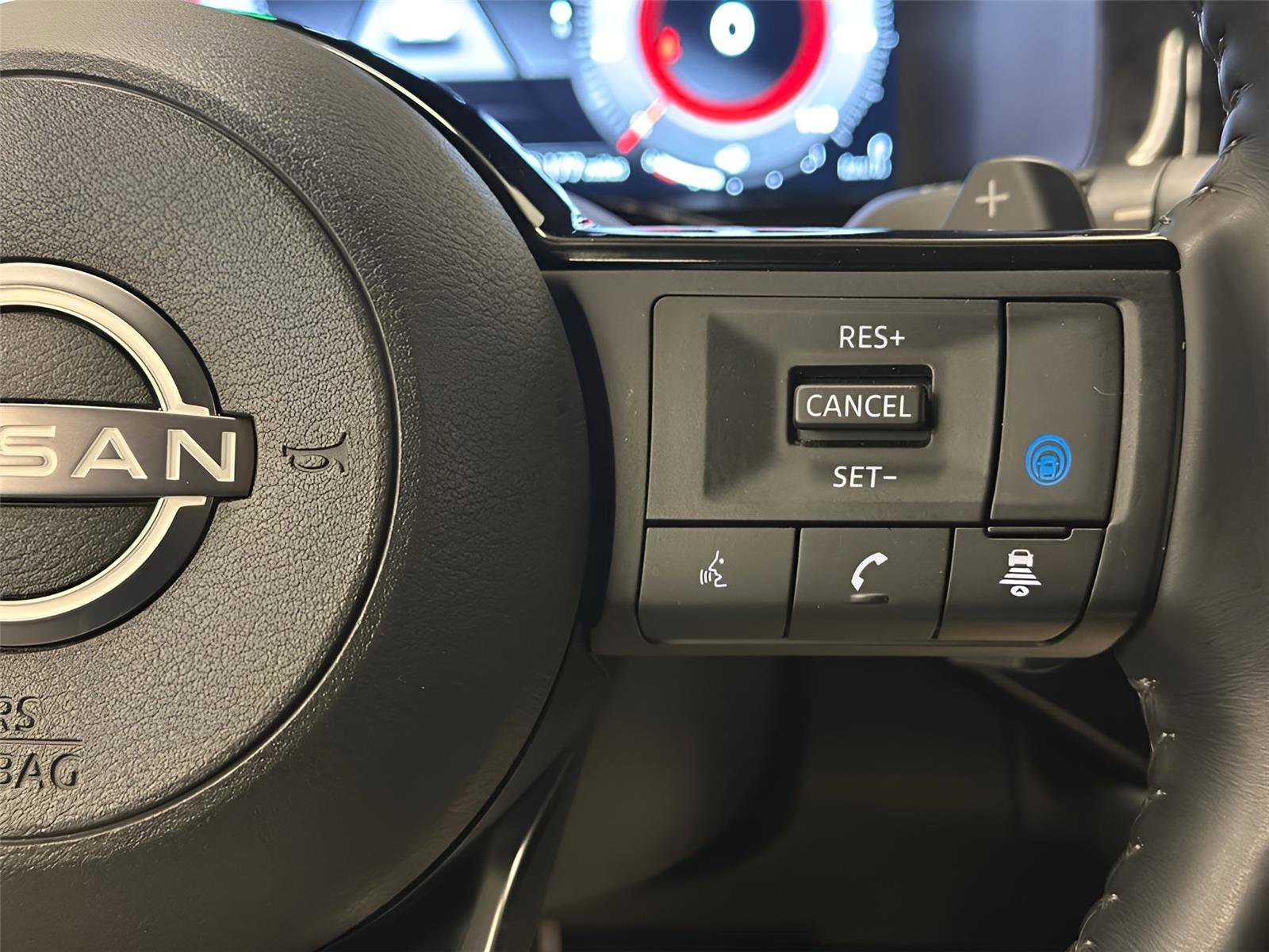 Used 2024 Nissan Pathfinder Platinum w/ Cargo Package image 18