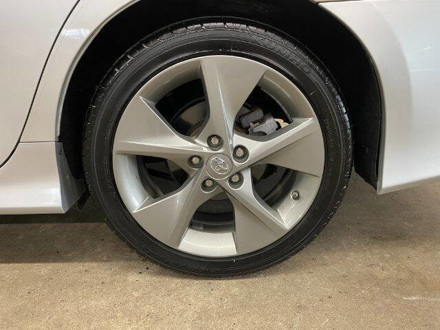 Used 2013 Toyota Camry XLE image 29