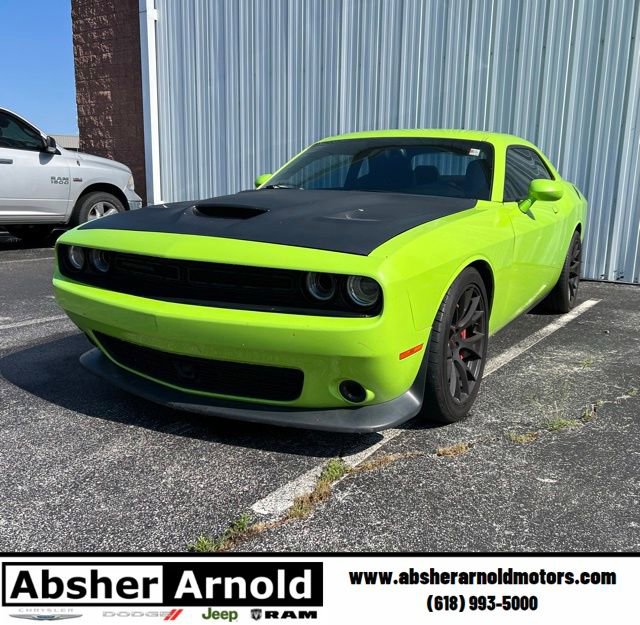 Used 2015 Dodge Challenger SRT w/ Technology Group RWD image 1
