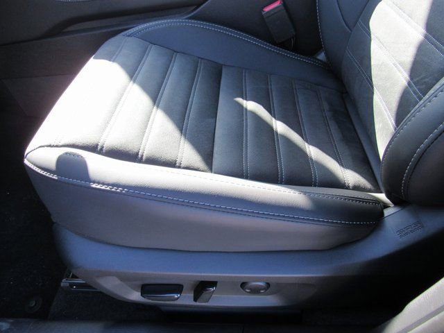 New 2025 Mitsubishi Outlander SE image 14