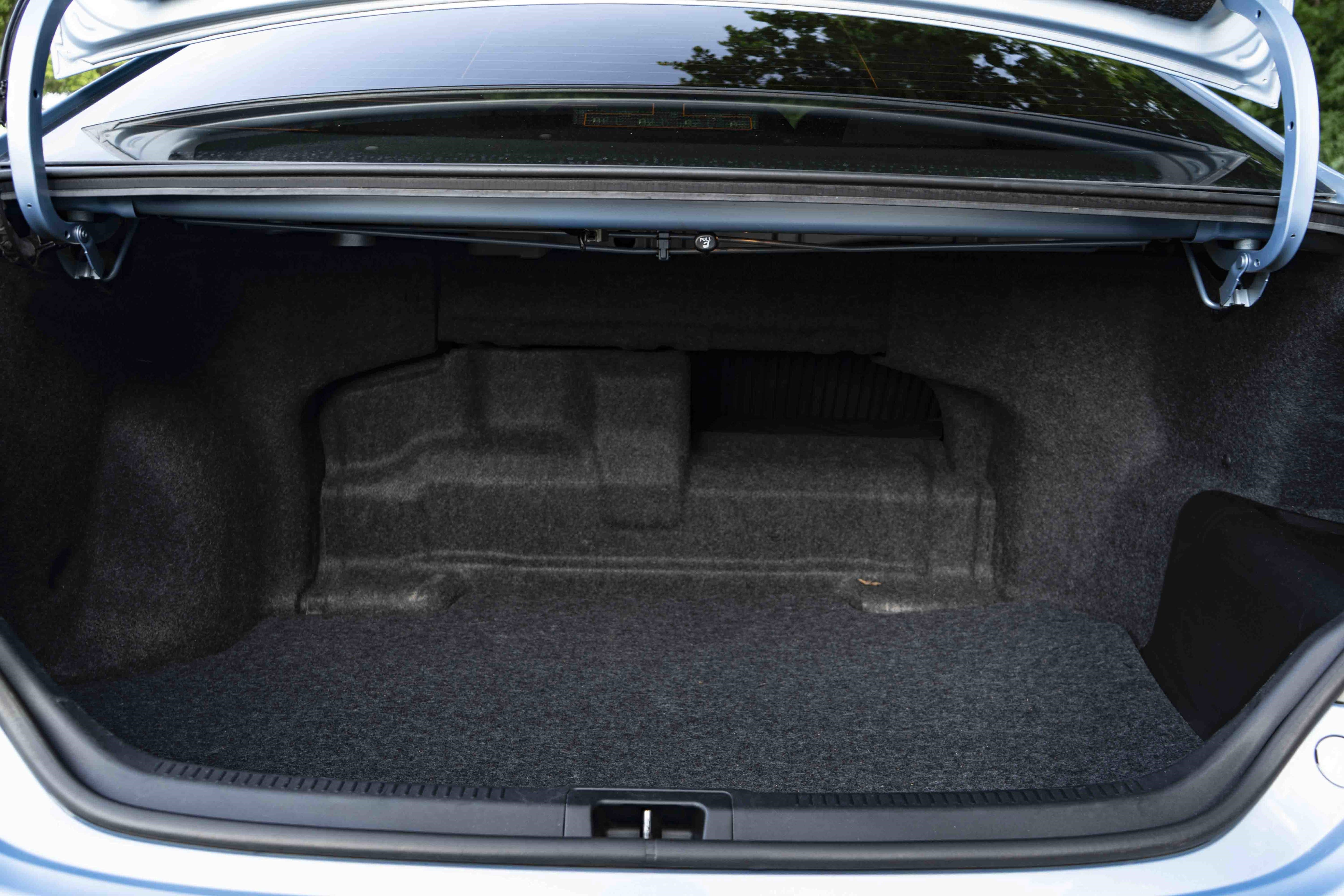 Used 2012 Toyota Camry XLE w/ Leather Pkg FWD image 41