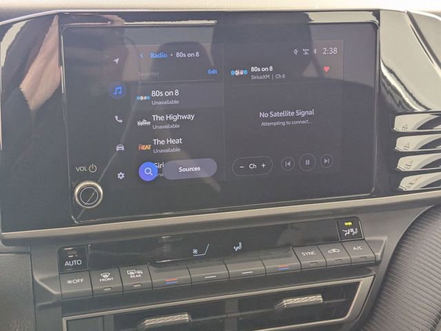 Used 2025 Toyota Camry SE image 18