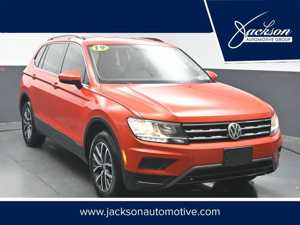 Used 2019 Volkswagen Tiguan SE image 1