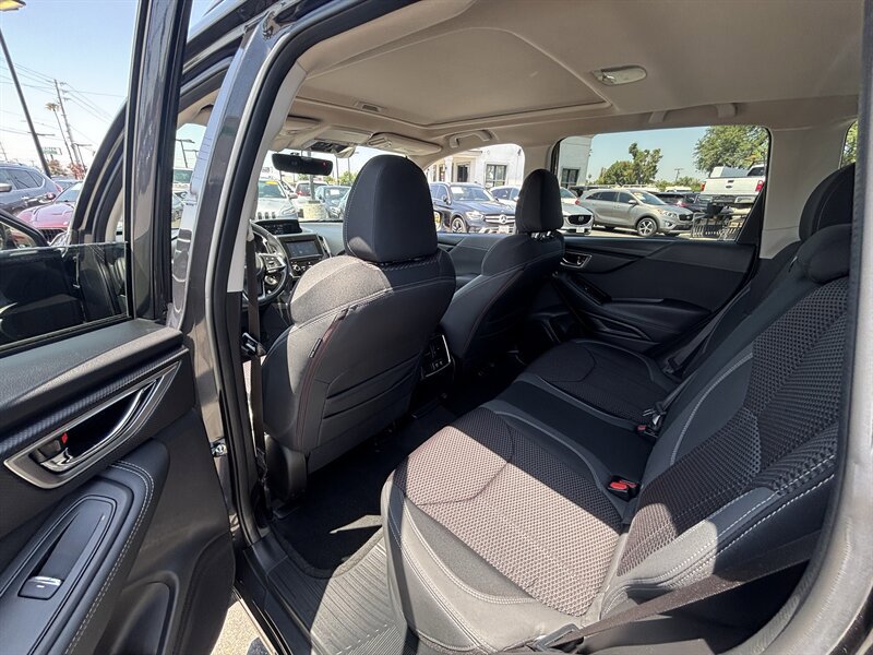 Used 2019 Subaru Forester Premium AWD/4WD image 19