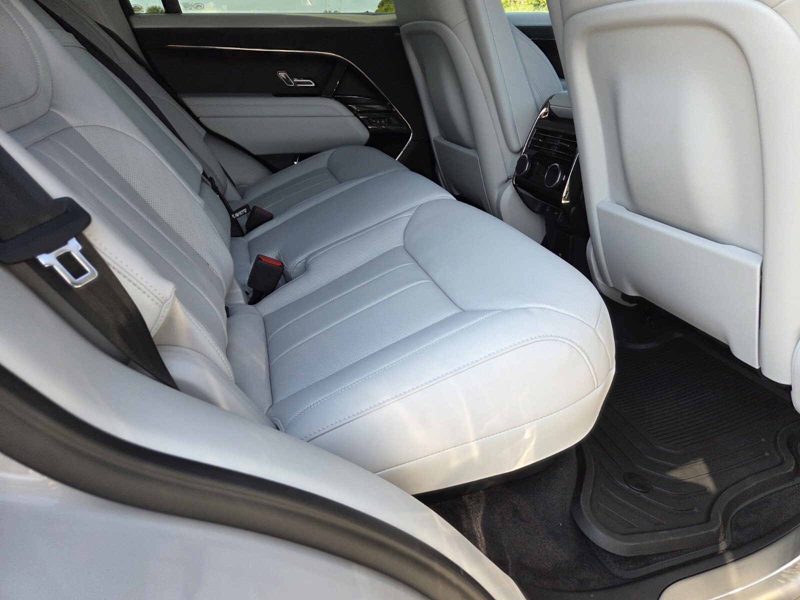 New 2025 Land Rover Range Rover Sport SE image 5