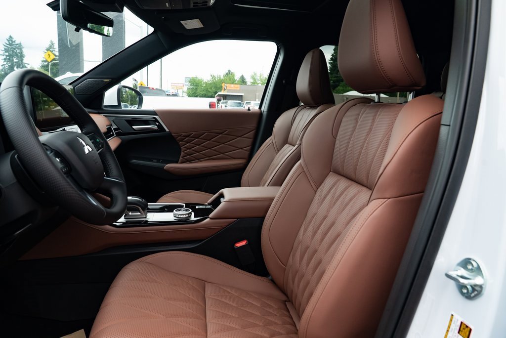 New 2025 Mitsubishi Outlander SEL image 19