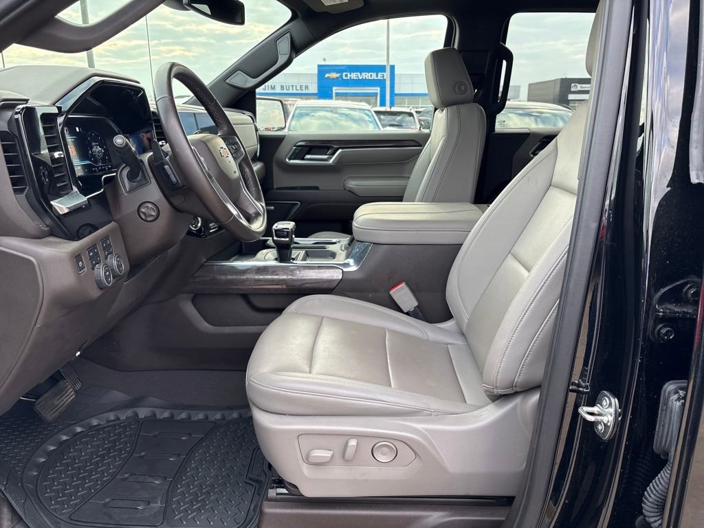 Used 2023 Chevrolet Silverado 1500 LTZ w/ LTZ Premium Package image 12