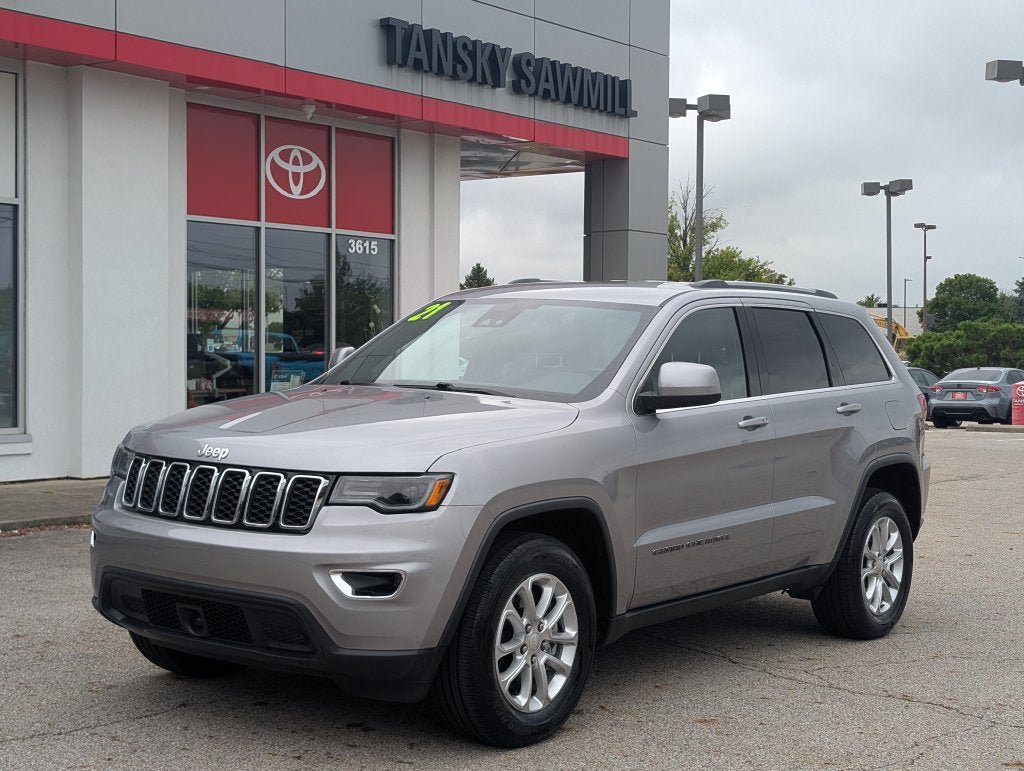 Used 2021 Jeep Grand Cherokee Laredo X AWD/4WD image 3