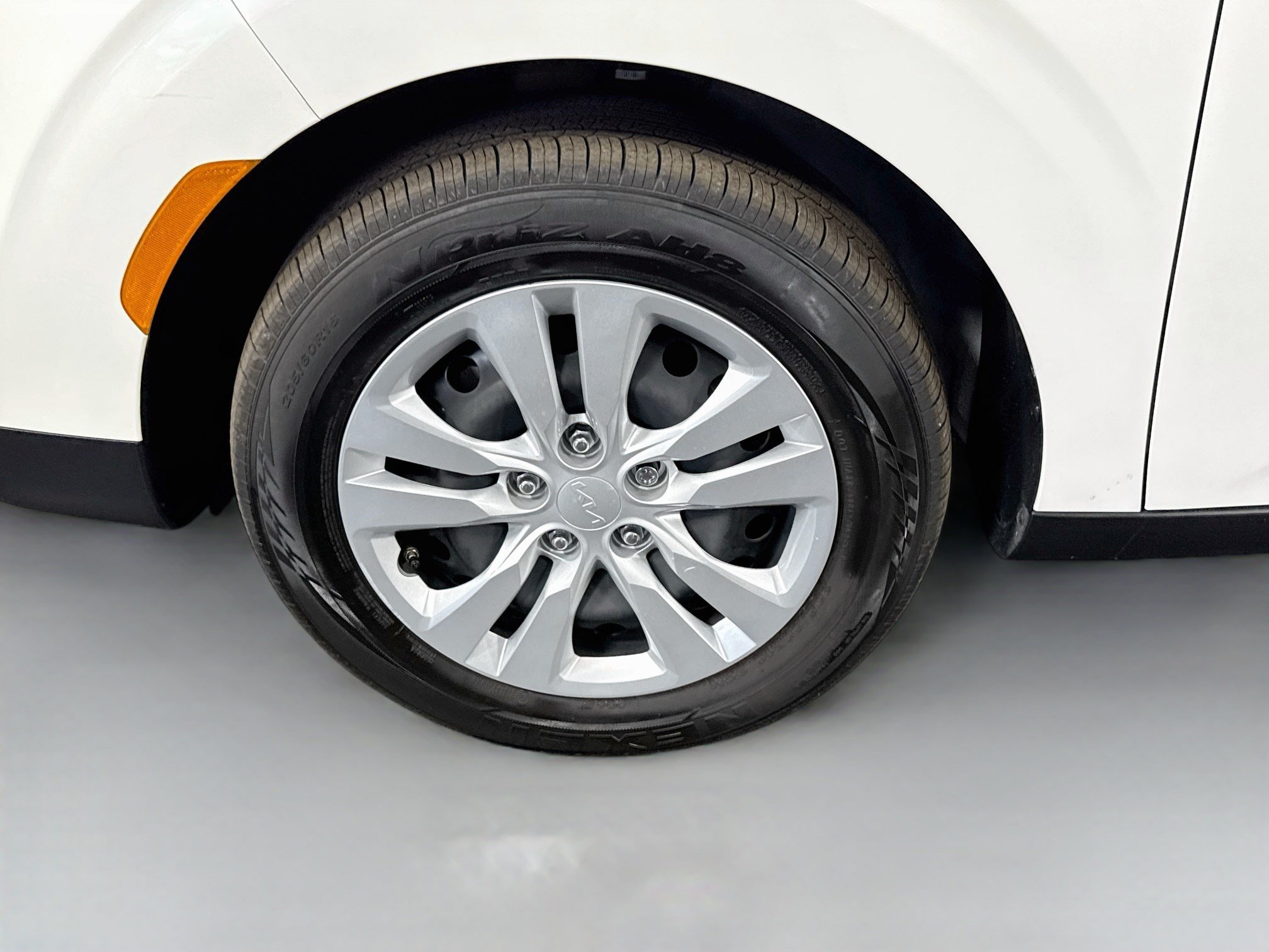 Used 2025 Kia Soul LX FWD image 37