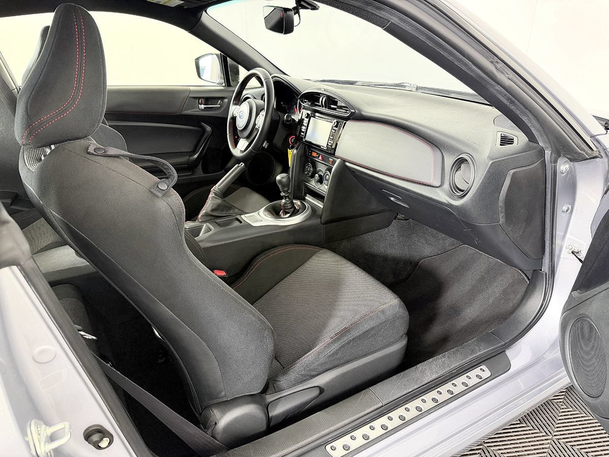 Used 2018 Subaru BRZ Premium w/ Popular Package #2 RWD image 33