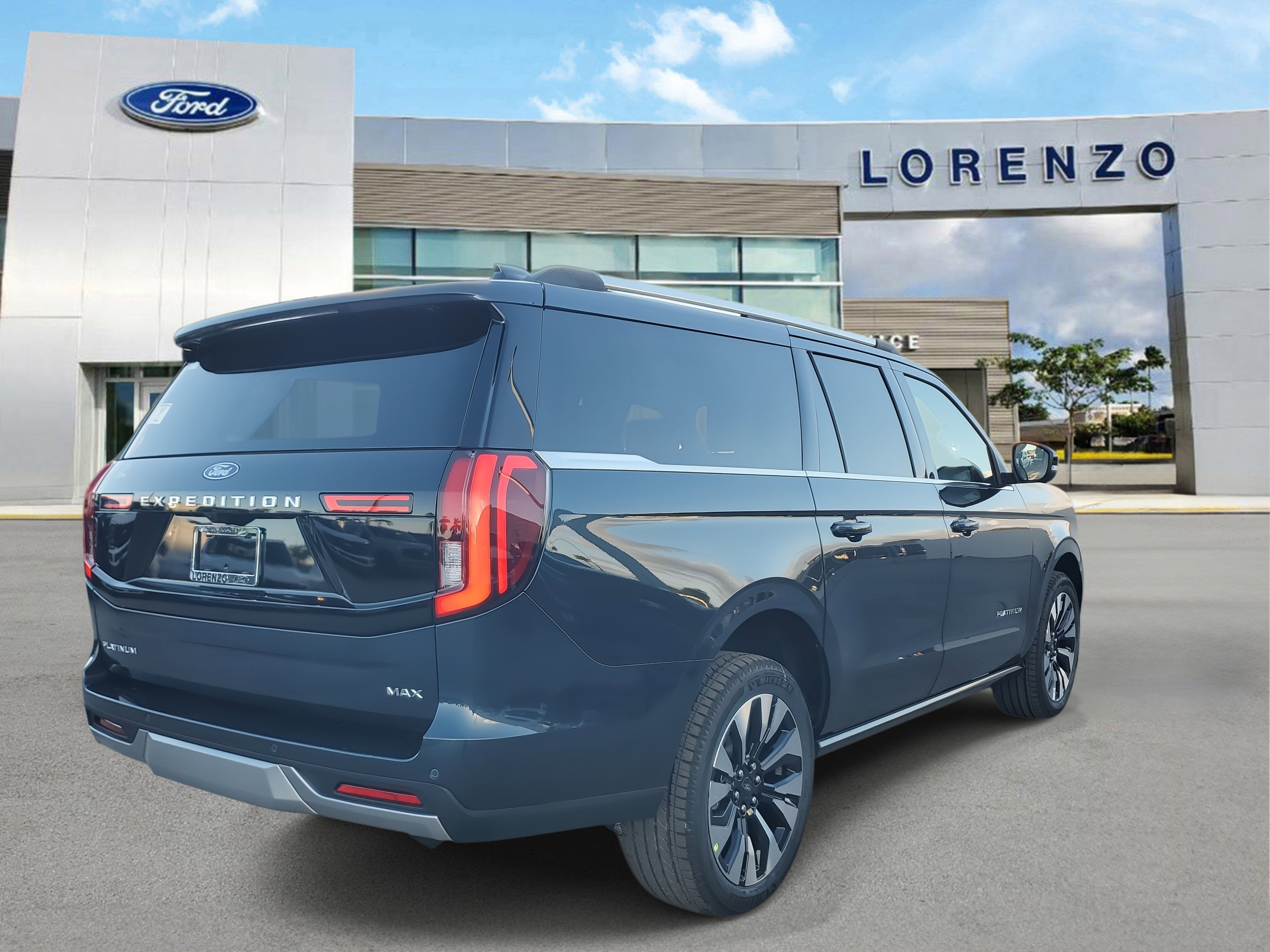 New 2025 Ford Expedition Max Platinum w/ Driver's Package image 4