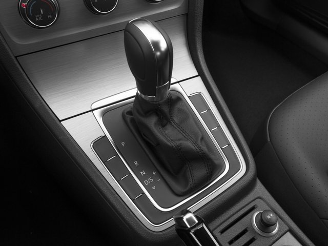 Used 2016 Volkswagen Golf S image 14