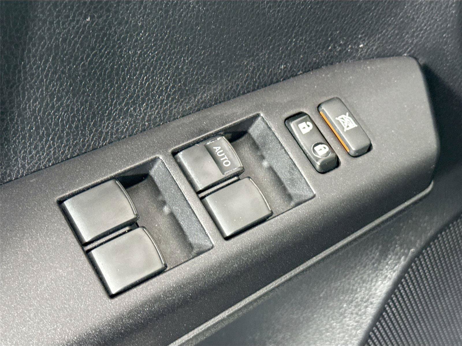 Used 2017 Toyota RAV4 XLE FWD image 26