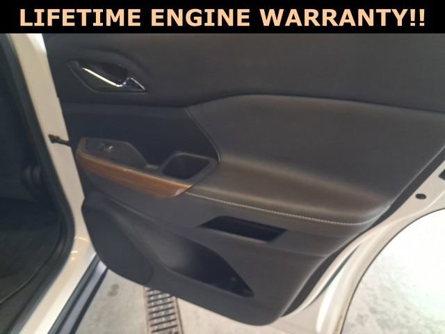 Used 2023 GMC Acadia SLE w/ Driver Convenience Package image 26