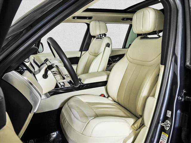Used 2025 Land Rover Range Rover SE AWD/4WD image 17