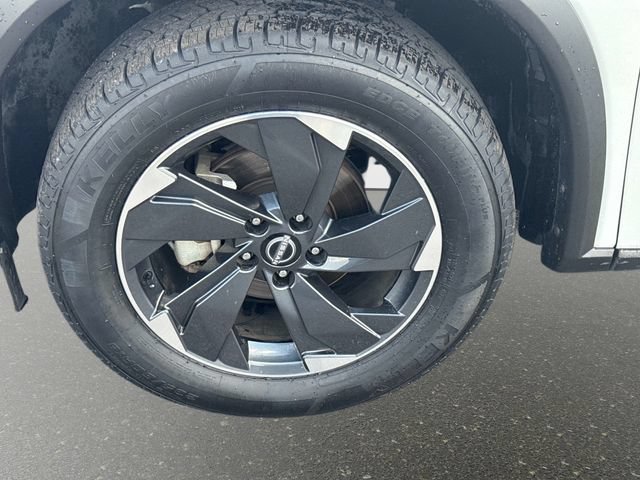 Used 2024 Nissan Rogue SV FWD image 10