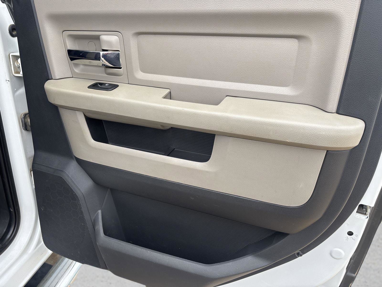 Used 2011 RAM 5500 SLT image 25