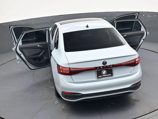 Used 2025 Volkswagen Jetta SE image 39