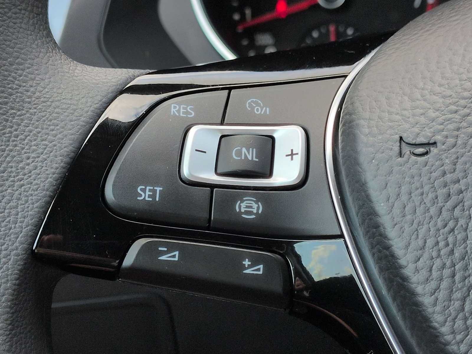 Used 2021 Volkswagen Tiguan S FWD image 24