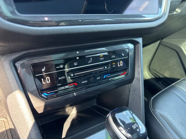 Used 2023 Volkswagen Tiguan SE R-Line AWD/4WD image 24
