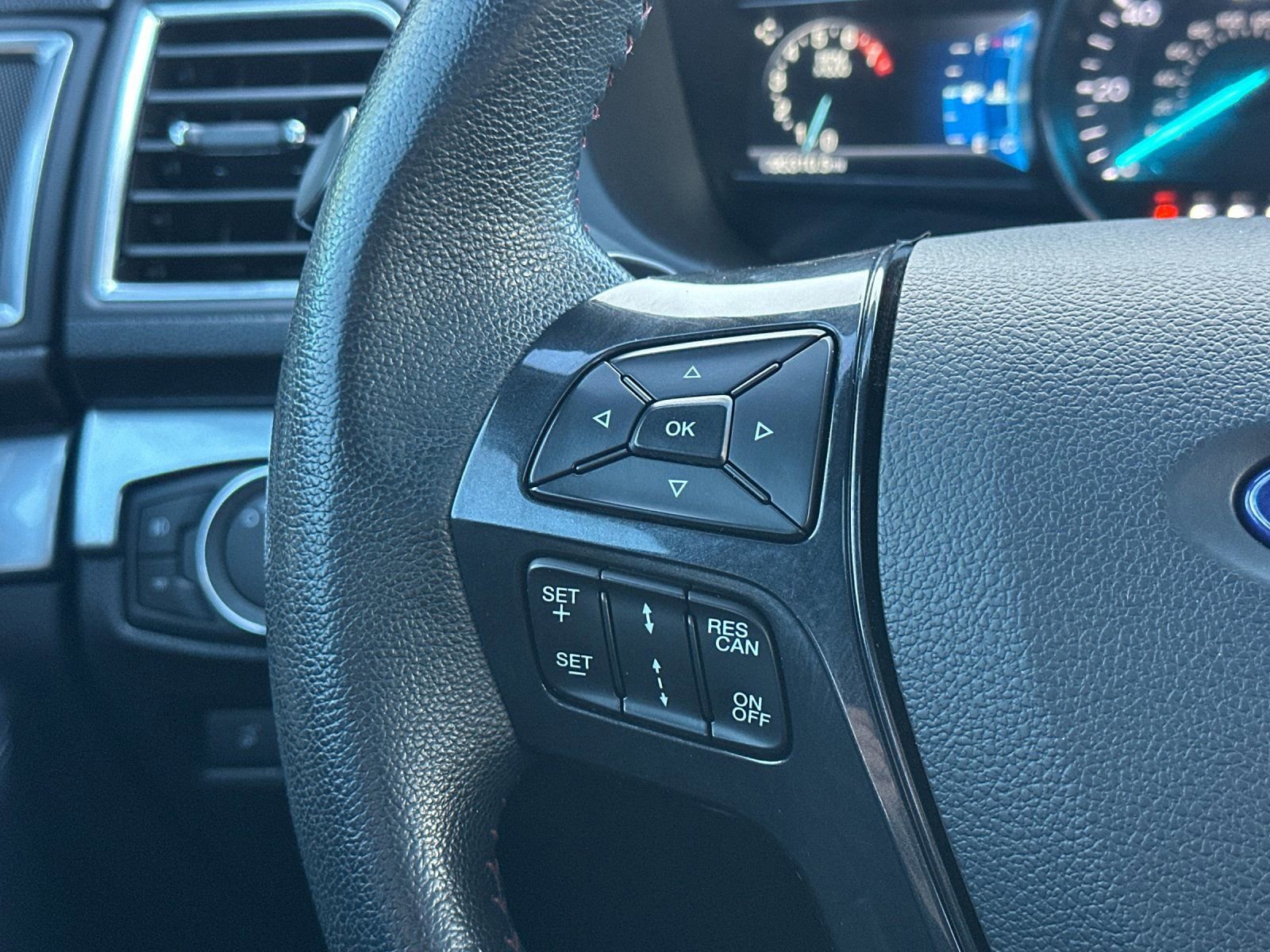 Used 2018 Ford Explorer Sport AWD/4WD image 28