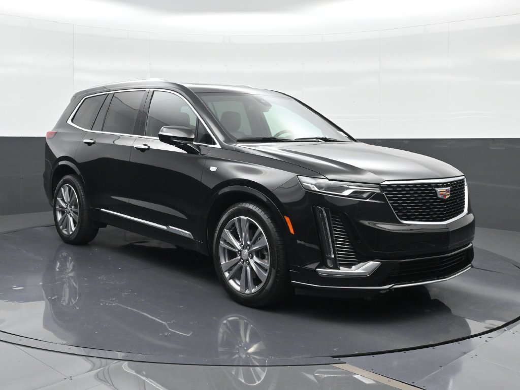 Certified 2025 Cadillac XT6 Premium Luxury FWD image 13