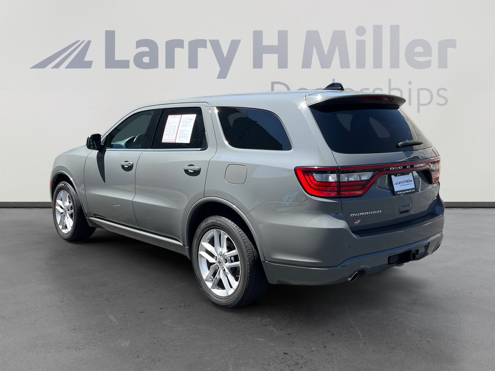 Used 2023 Dodge Durango GT AWD/4WD image 3