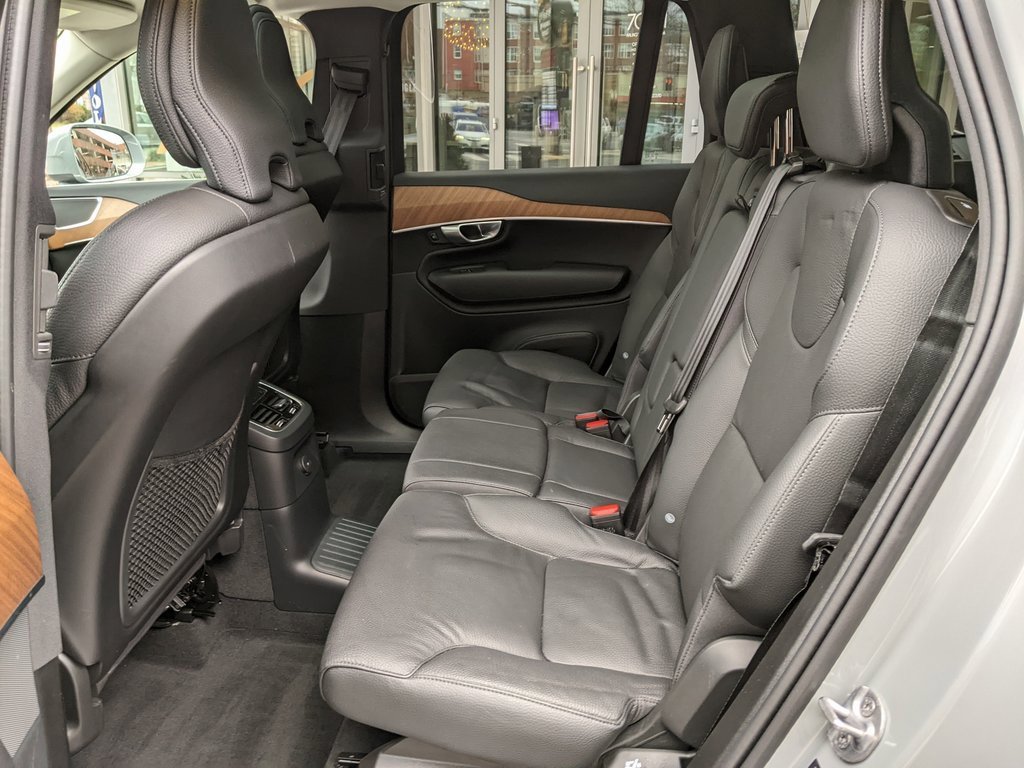 Certified 2024 Volvo XC90 T8 Plus w/ Protection Package Premier image 23