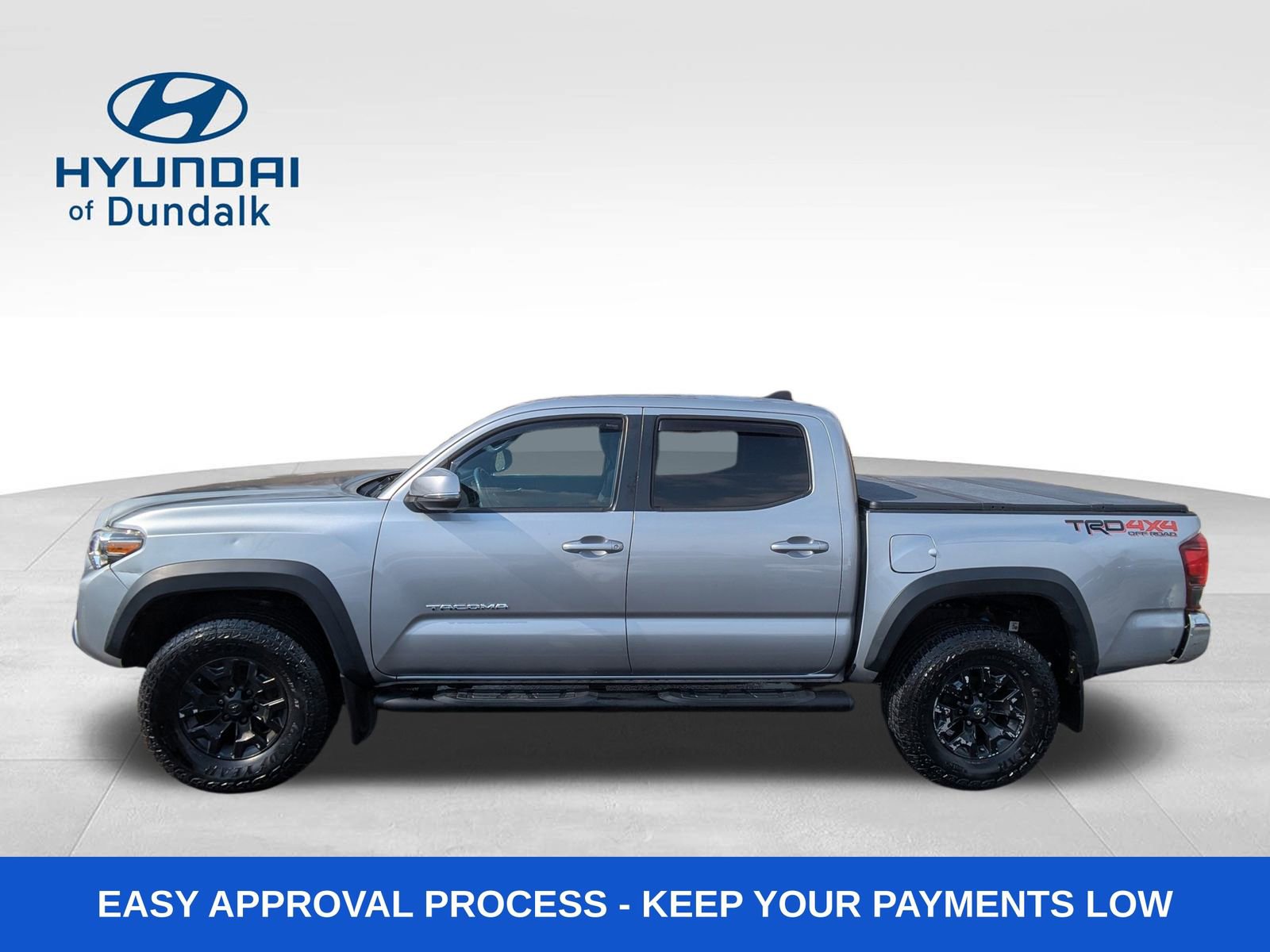 Used 2019 Toyota Tacoma TRD Off-Road image 2