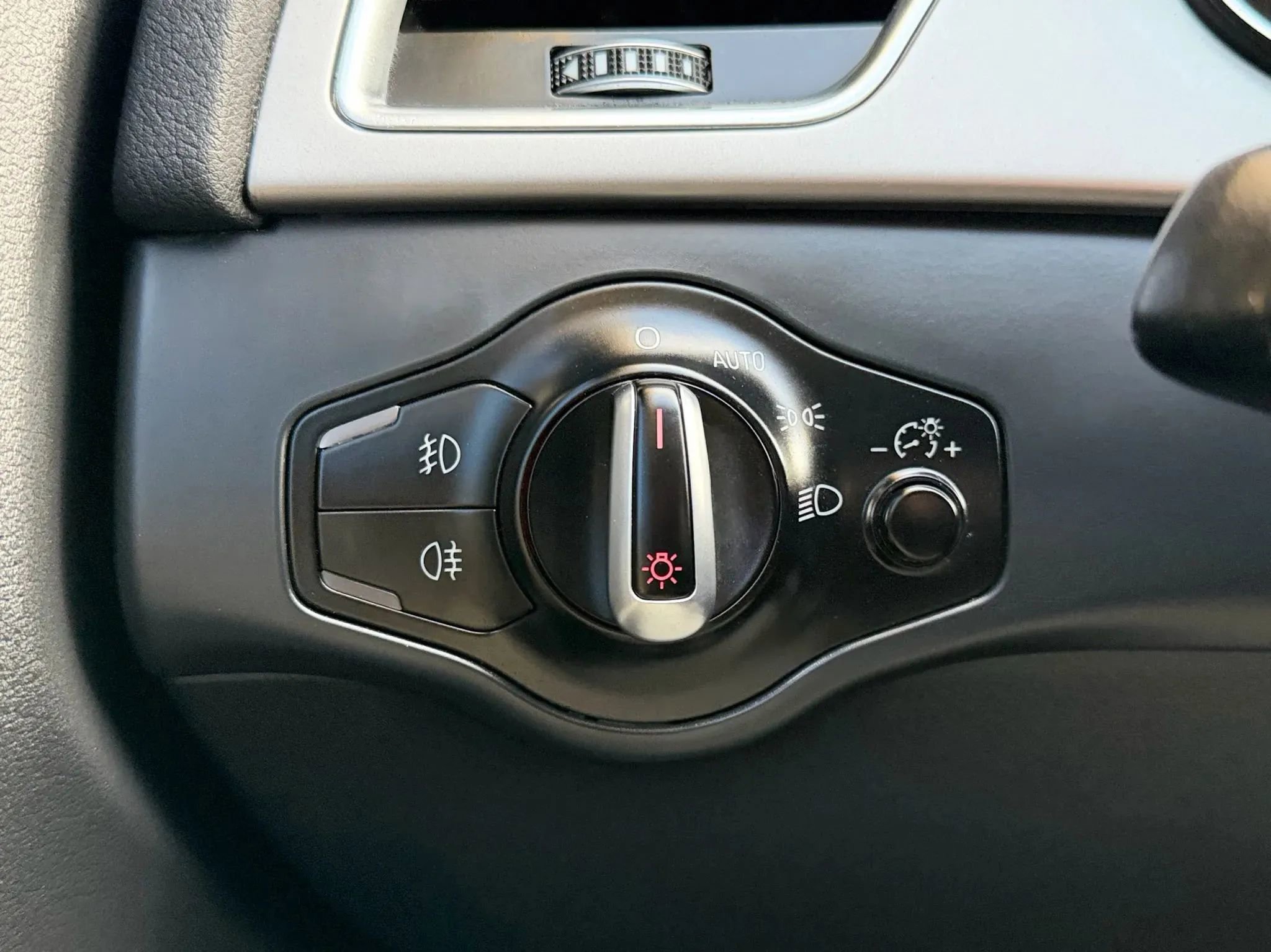 Used 2015 Audi A4 2.0T Premium Plus w/ Premium Plus Package image 23